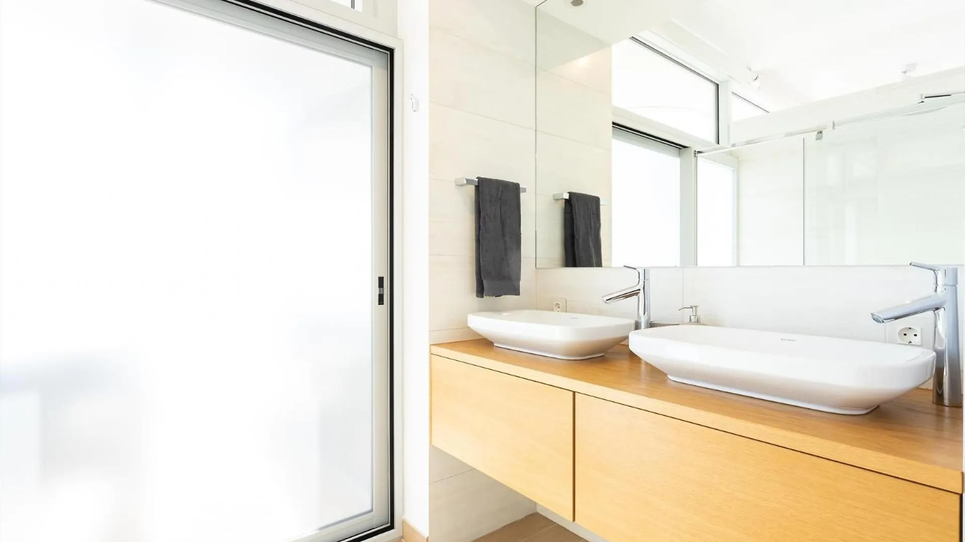 Vivi Homes -Vista Mar Pool, Terrace, Golf & Sea View Fuengirola