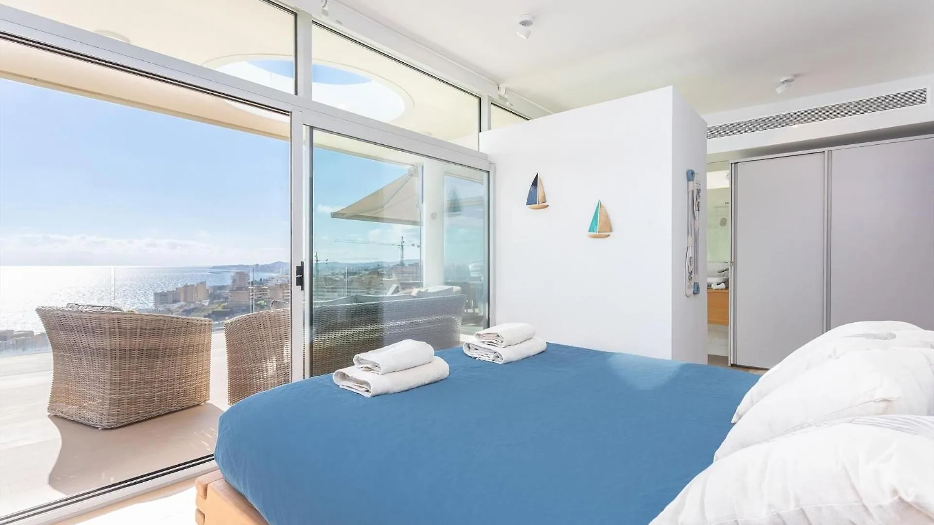 Vivi Homes -Vista Mar Pool, Terrace, Golf & Sea View Fuengirola Apartment