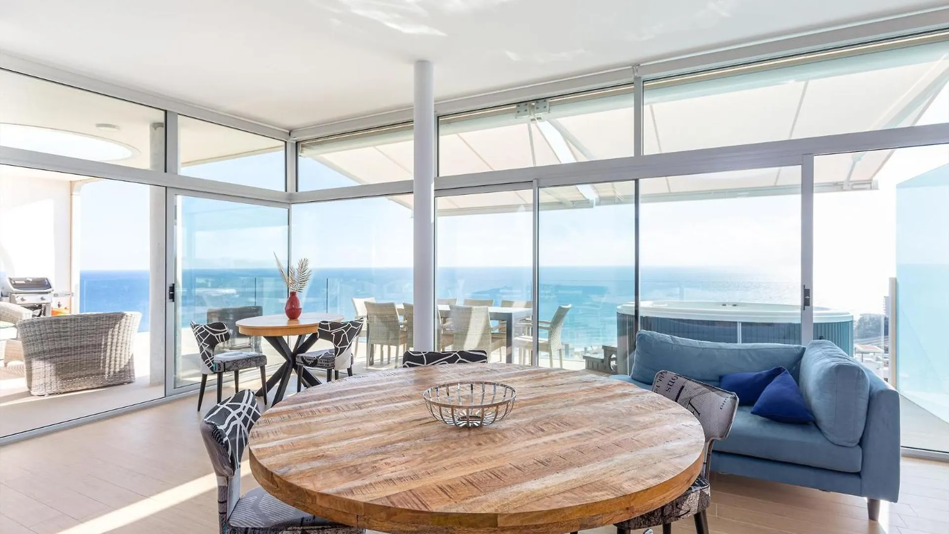 Vivi Homes -Vista Mar Pool, Terrace, Golf & Sea View Fuengirola Apartment
